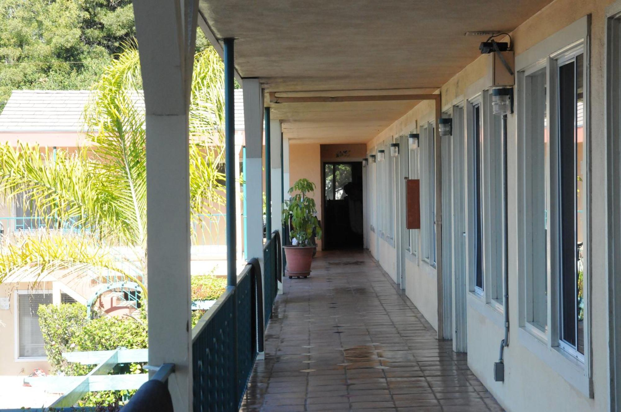 Oasis Inn And Suites Santa Barbara Eksteriør billede