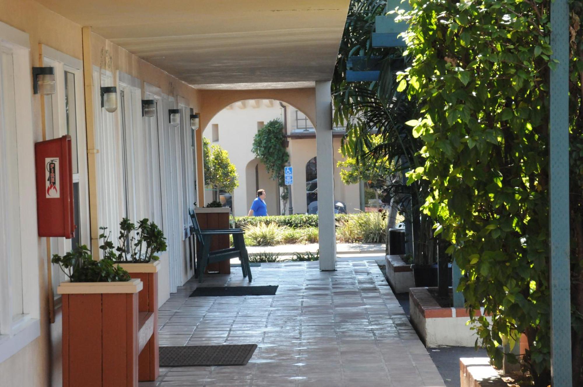 Oasis Inn And Suites Santa Barbara Eksteriør billede