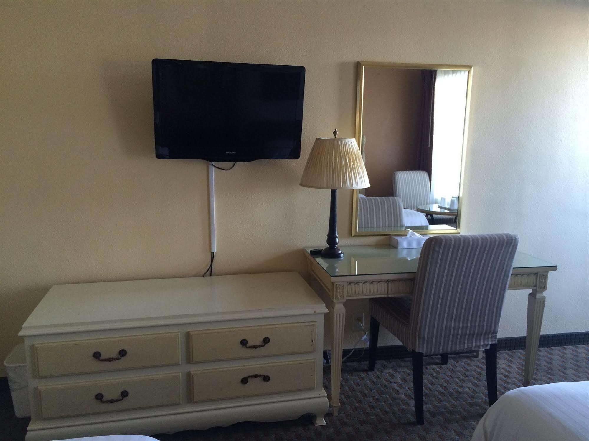 Oasis Inn And Suites Santa Barbara Eksteriør billede